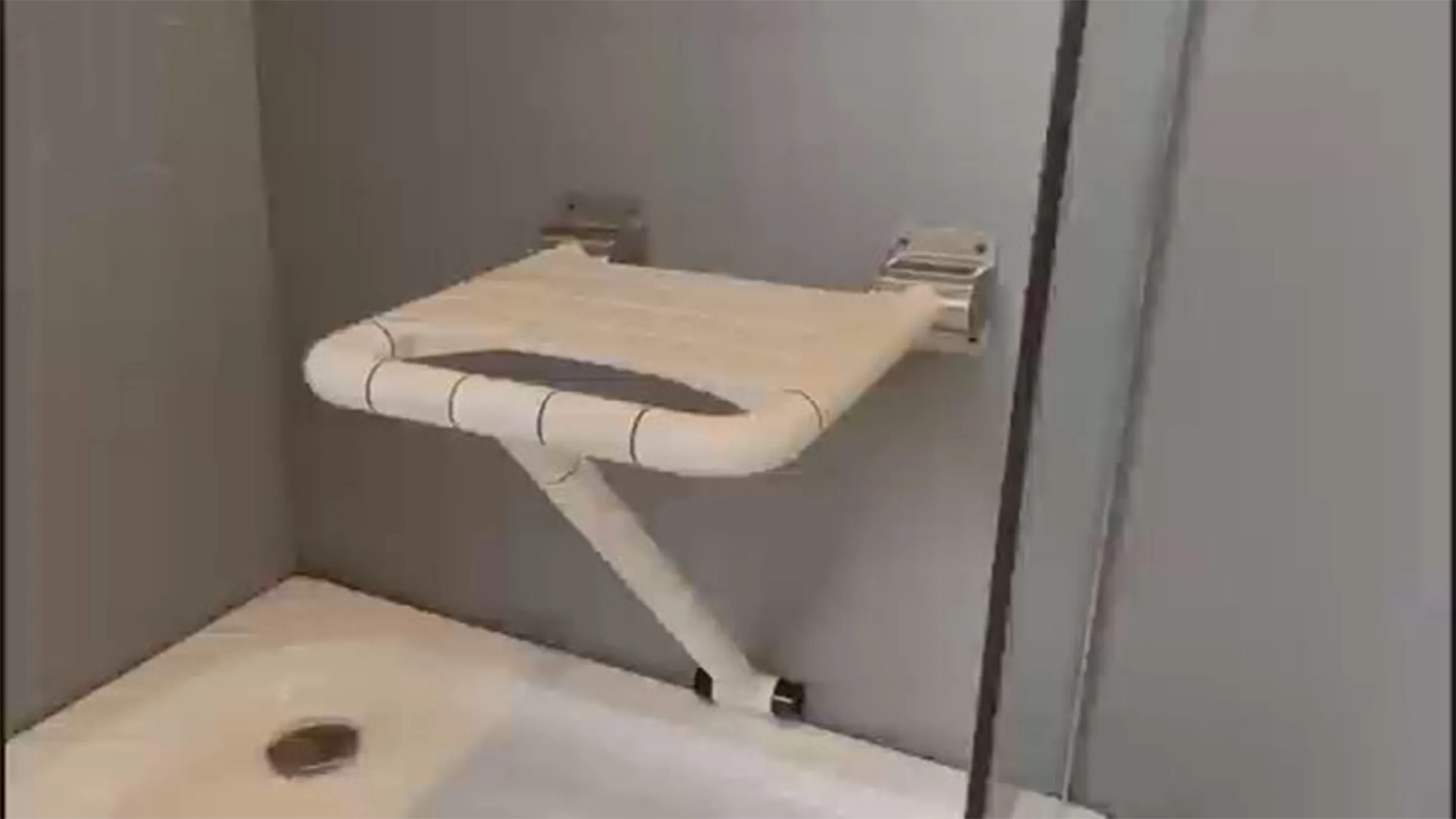 TWSS1 - White Shower Seat
